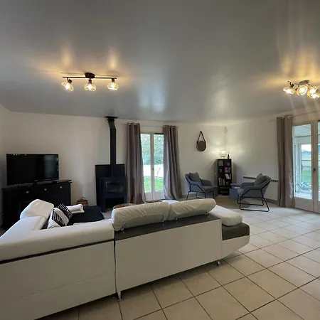 Avermes, 3 Pieces, 4 Personnes - Fr-1-489-488 Feriehus *